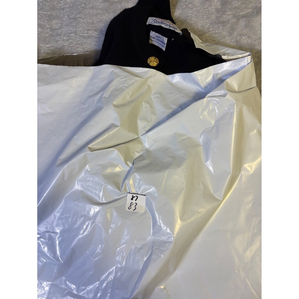 Ballantyne Sweater Vintage Womens Black Crew Neck Long Sleeve Gold Buttons - Picture 8 of 8